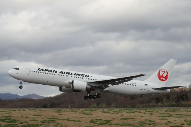 BOEING 767-300 (JA657J) - May 2nd 2019:HKD-HND.