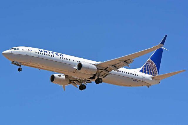 Boeing 737-900 (N39418) - United 737-924 N39418 at Phoenix Sky Harbor om May 22, 2018. 