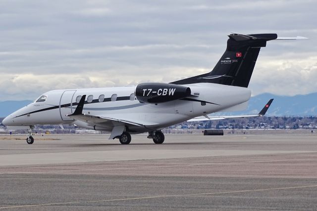 Embraer Phenom 300 (T7-CBW)