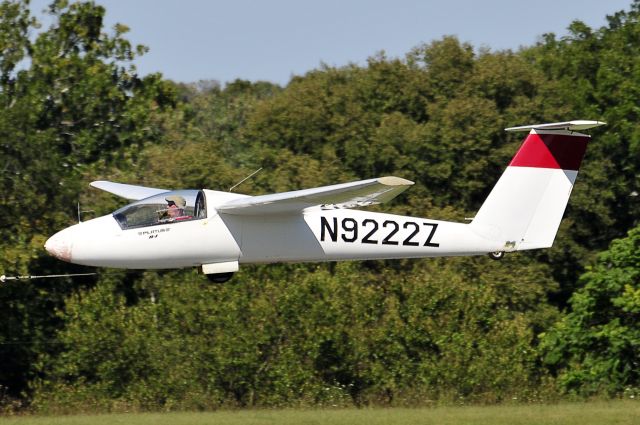 Unknown/Generic Glider (N9222Z) - Seen at KFDK on 9/13/2009.      a href=http://discussions.flightaware.com/profile.php?mode=viewprofile&u=269247  Profile/a     a href=http://www.mixmap.com/ target=_new title=MySpace Tracker  img src=http://www.mixmap.com/657086/no_image_tracker_strict.jpg border=0 height=1 width=1 style=visibility:hidden; alt=MySpace Tracker/a
