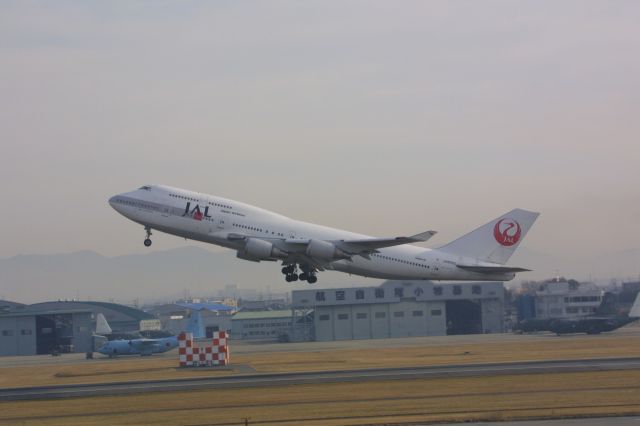 Boeing 747-400 (JA8080)