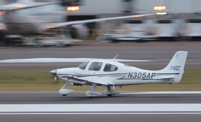 Cirrus SR-22 (N305AP) - PDX kissx6i 