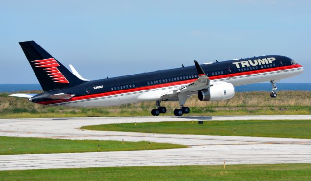 Boeing 757-200 (N757AF) - Trump departs Cleveland for Toledo 09-21-16.