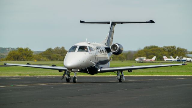 Embraer Phenom 100 (N21DG)