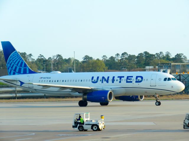 Airbus A320 (N476UA) - UAL1976br /IAH-MSYbr /03/15/2025