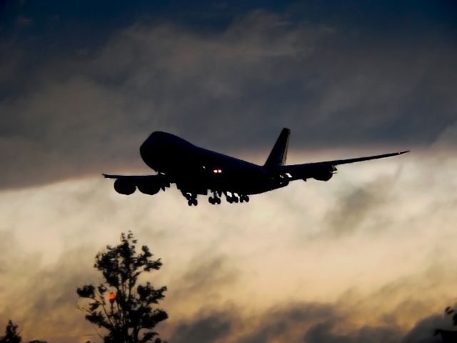 BOEING 747-8 (LX-VCB) - Early sunset catch of  jumbo CLX.