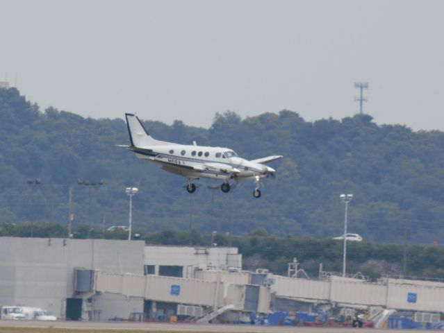 Beechcraft King Air 90 (N68AJ) - On approach to Land 20C on 6/16/2013