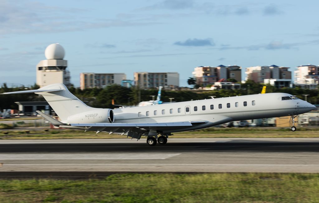 Photo of BOMBARDIER BD-700 Global (N265CP) - FlightAware