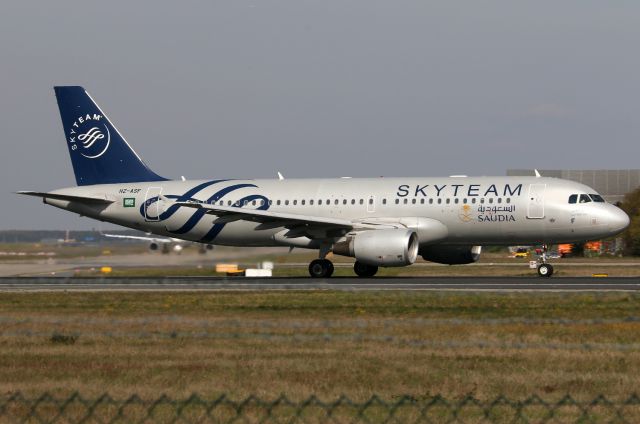 Airbus A320 (HZ-ASF)