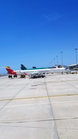 Bombardier CRJ-1000 (EC-LJX) - Faro airport