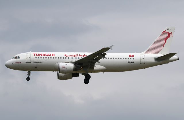 Airbus A320 (TS-IMI)