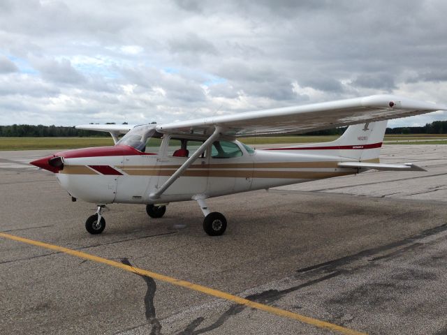 Cessna Skyhawk (N6211D)