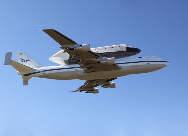 Boeing Shuttle Carrier (N911NA) - Boeing 747-100SR SCA - N911NA "NASA 911" over EFD with Rockwell International Space Shuttle Endeavour OV-105 piggybacked