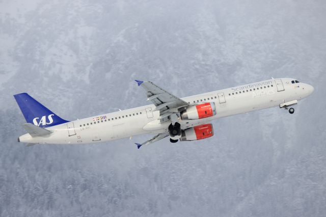 Airbus A321 (LN-RKI)
