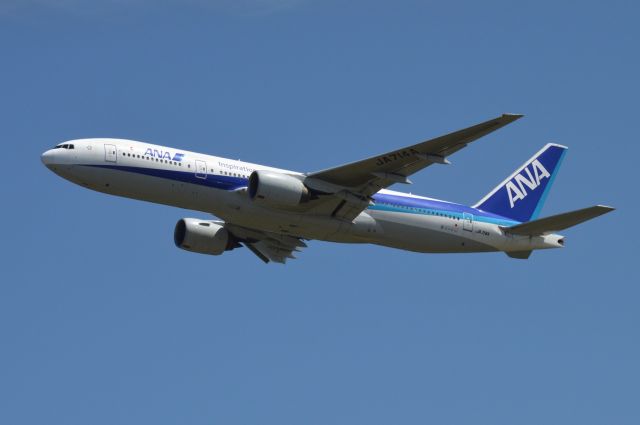 Boeing 777-200 (JA714A) - 2014-08-26