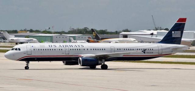 Airbus A321 (N563UW) - Just after landing, headed for Terminal 3...