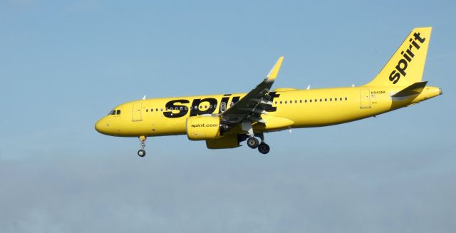 Airbus A320neo (N949NK) - On short final is this 2021 Spirit Airlines Airbus 320-271N in the Autumn of 2022.