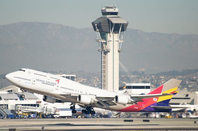 Boeing 747-400 (HL7418)