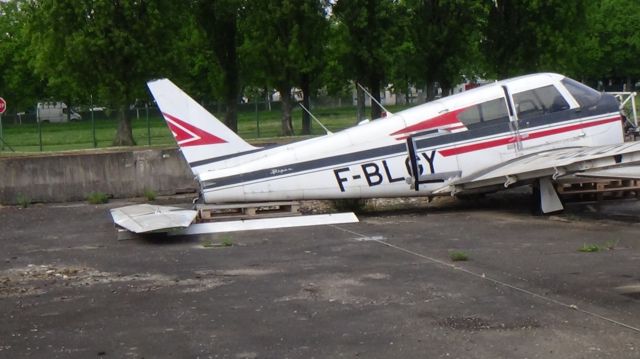 Piper PA-24 Comanche (F-BLGY) - :(