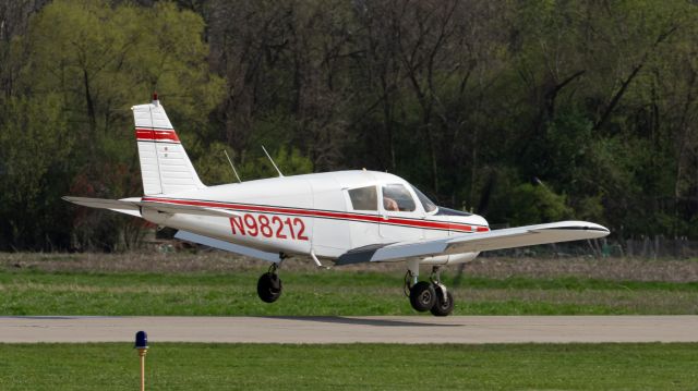 Piper Cherokee (N98212)