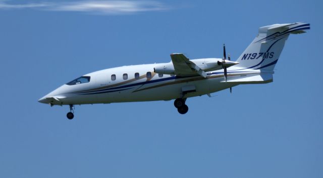 Piaggio P.180 Avanti (N197MS) - On final is this 2011 Piaggio P180 Avanti in the Spring of 2019. 