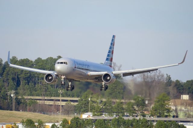 BOEING 767-300 (N380AN) - American Airlines 767-300 12/28/13