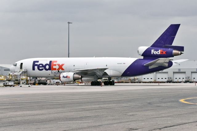 McDonnell Douglas DC-10 (N394FE)