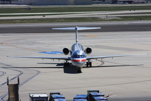 McDonnell Douglas MD-82 (N7548A)