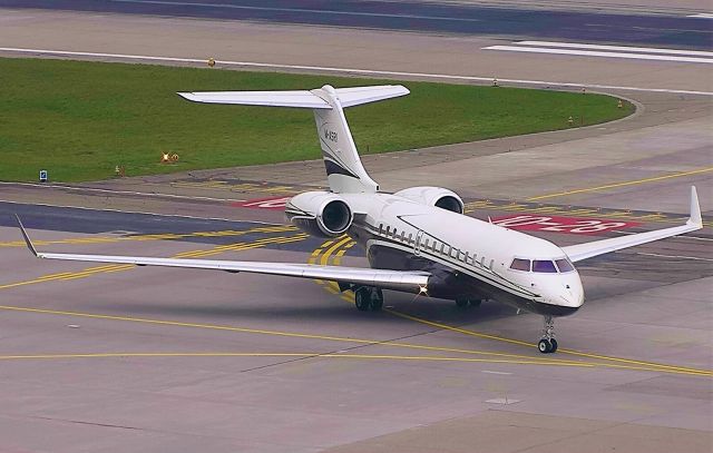 Bombardier Global Express (M-ASRI)