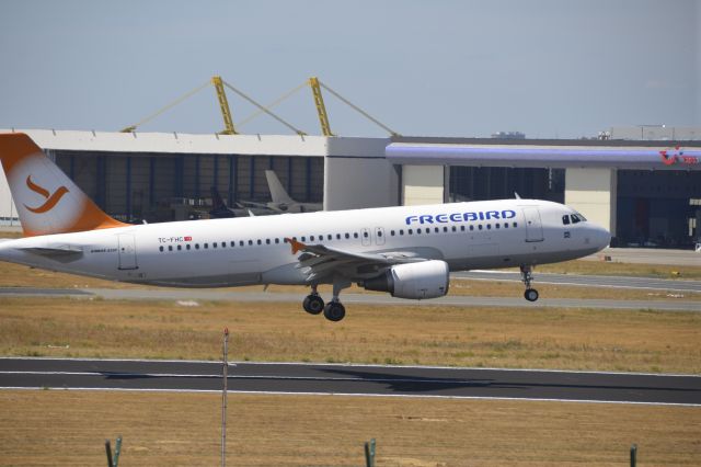 Airbus A320 (TC-FHC)