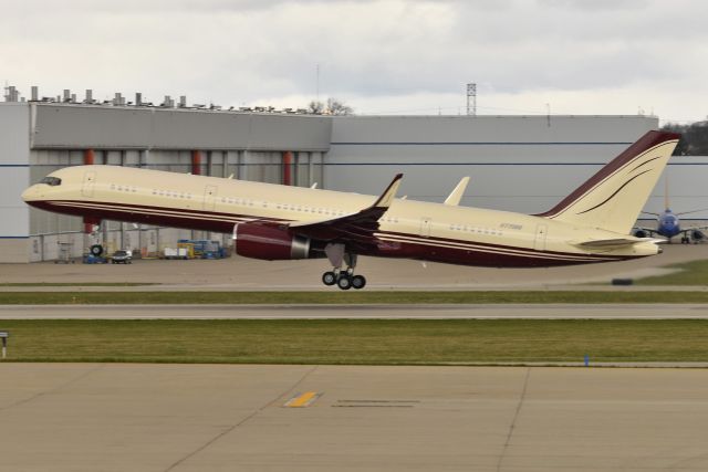 Boeing 757-200 (N770BB) - 23-R on 04-08-22