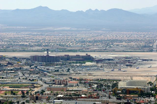 — — - KLAS - view looking south from the Stratosphere...April 3rd, 2005.