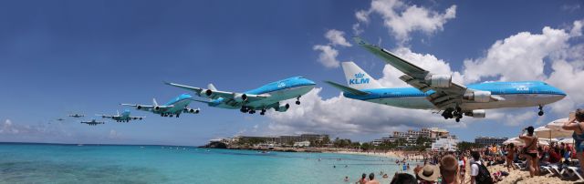 Boeing 747-400 (PH-BFA) - Sequentiel approche 744 KLM sur Maho Beach