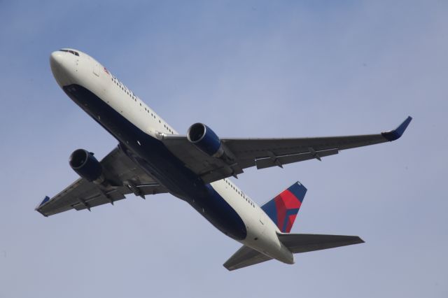 BOEING 767-300 (N189DN)