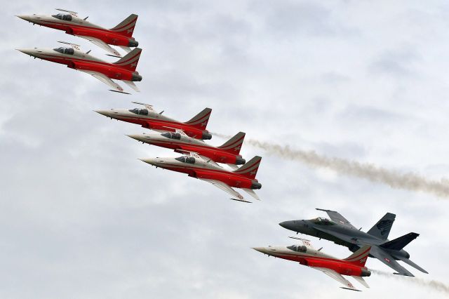 Northrop RF-5 Tigereye (J3091) - The "Patrouille Suisse", aerobatic team of the Swiss Air Force during the demonstration in Thun, Switzerland. (08-17-2019)br /J-3091 is the aircraft of the leader.