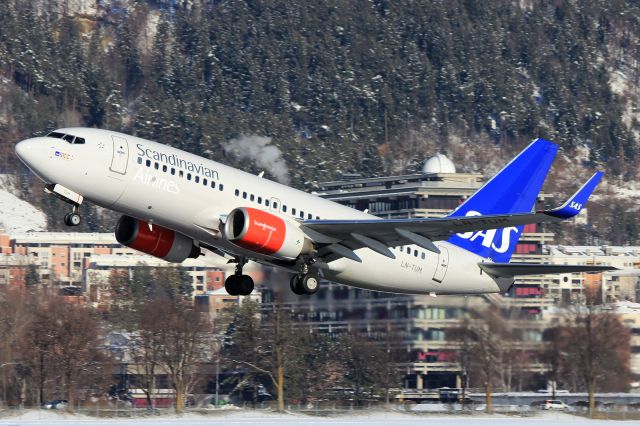 Boeing 737-700 (LN-TUM)