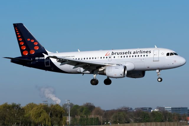 Airbus A319 (OO-SSB)