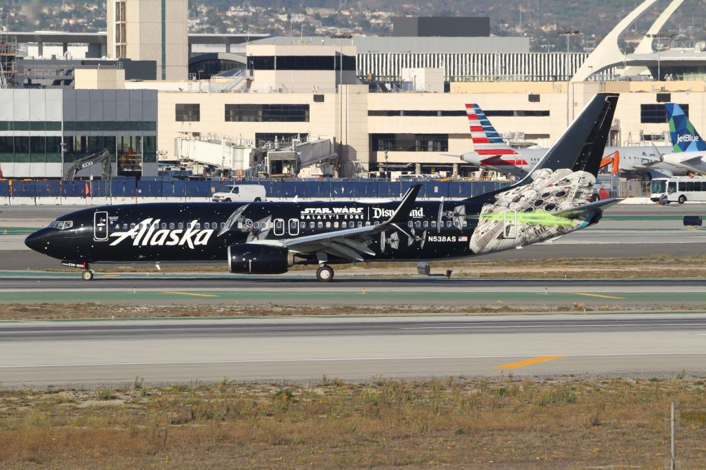 Boeing 737-800 (N538AS)