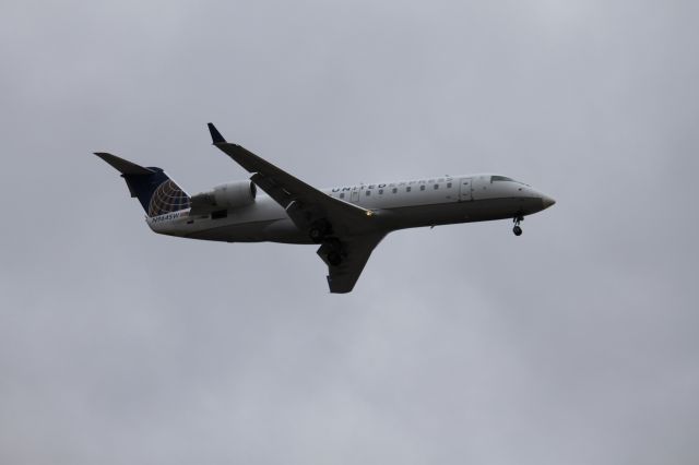 Canadair Regional Jet CRJ-200 (N964SW) - SKW5436 landing on 28C from Springfield.