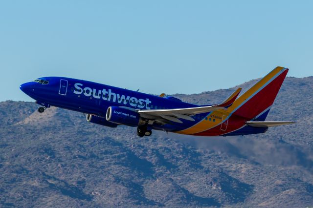 Boeing 737-700 (N736SA) - Southwest Airlines 737-700 taking off from PHX on 9/17/22. Taken with a Canon 850D and a Canon EF 70-200mm f/2.8L IS II USM lens. 