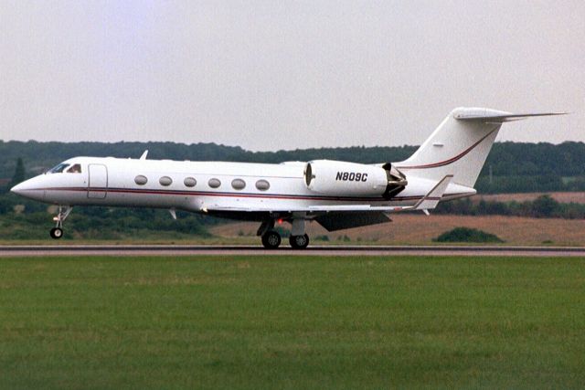 Gulfstream Aerospace Gulfstream IV — - Touching down on rwy 26 on 16-Jul-03.  Reregistered N435HC 16-Dec-06.