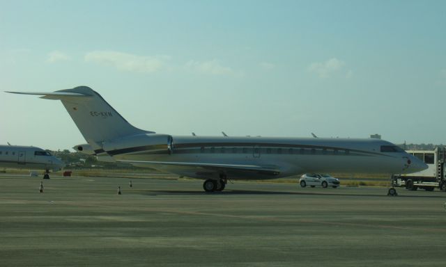 Bombardier Global Express (EC-KKN) - Alicante Executive Airlines Bombardier BD-700-1A10 Global Express EC-KKN