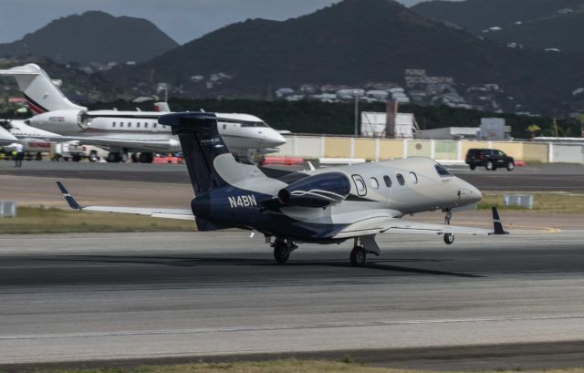 Embraer Phenom 300 (N4BN)