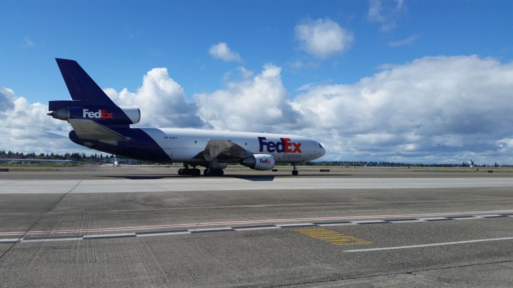 McDonnell Douglas DC-10 (N316FE) - TAXI BACK AFTER SURVEY