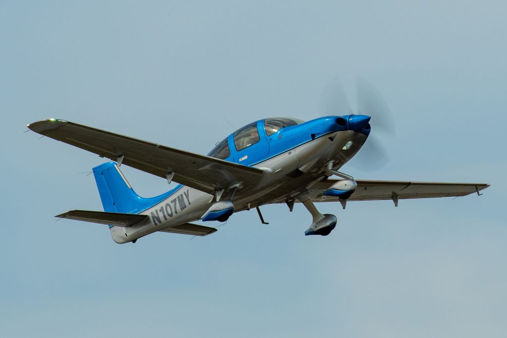 Cirrus SR-22 (N107MY) - © Jason Brickman