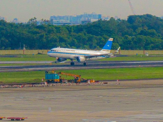 Airbus A320 —