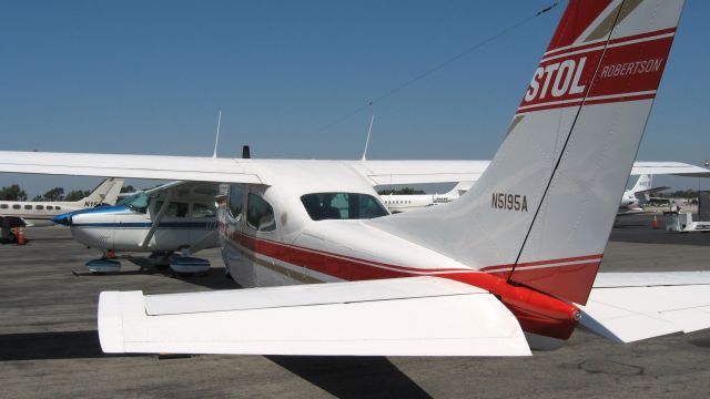 Cessna Skyhawk (N5195A) - Parked at Santa Ana