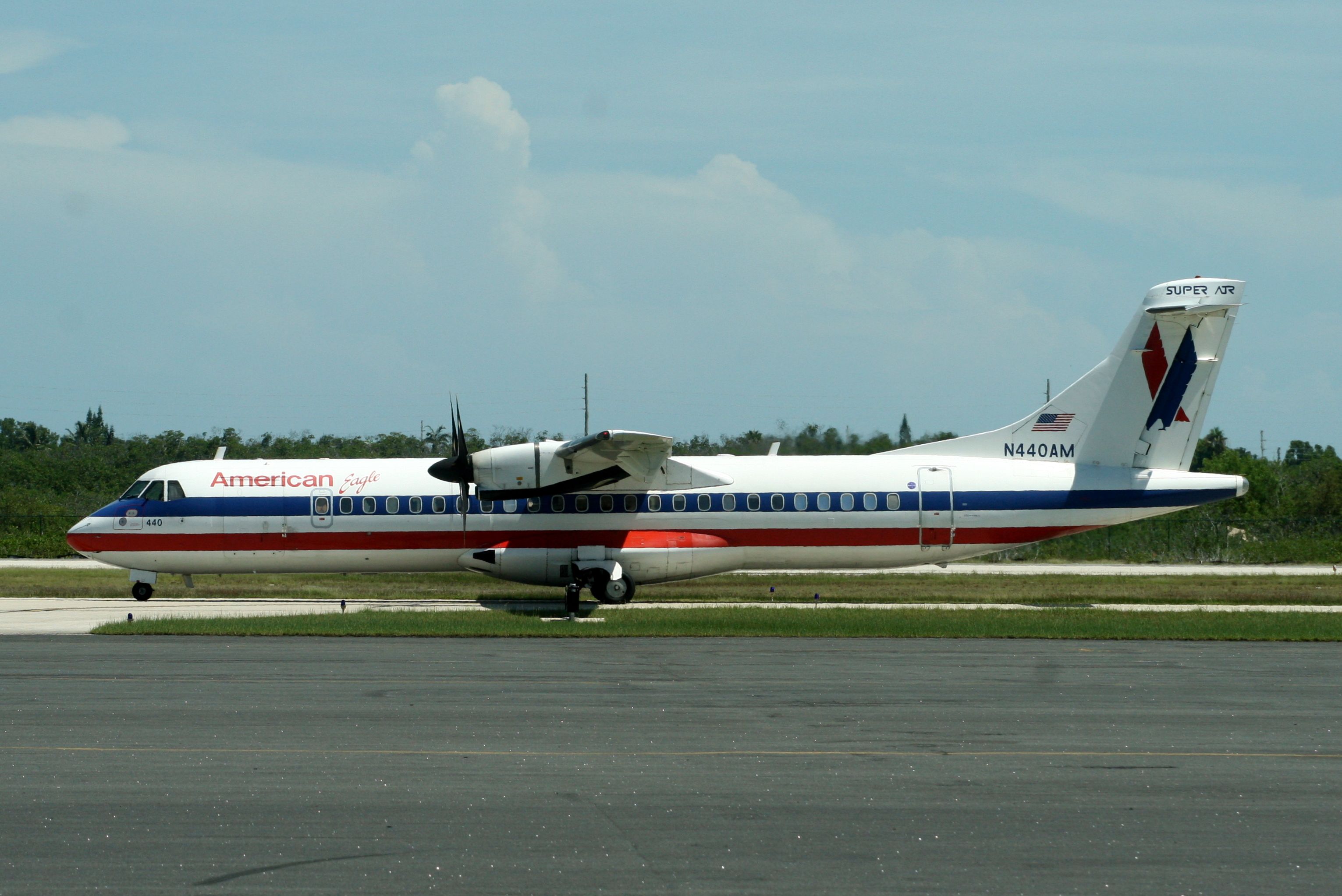 ATR ATR-72 (N440AM) - Taxiing to R09 operating flight EGF4922 to KMIA on 30-Jul-10.