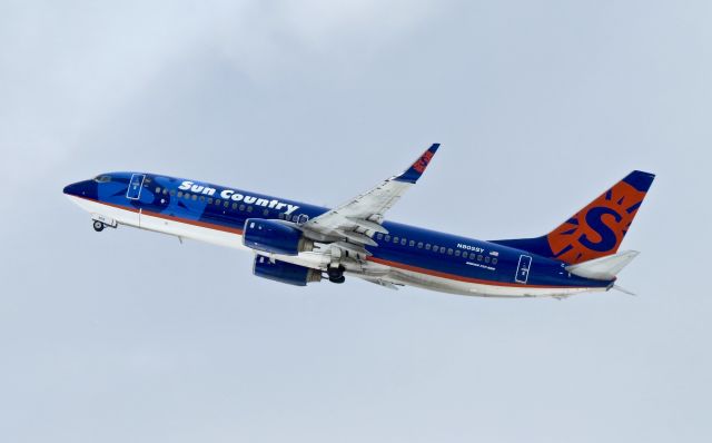 Boeing 737-800 (N805SY) - Sun Country SCX8691 departing Akron-Canton Regional Airport for Sacramento with the Kent State Basketball team. 