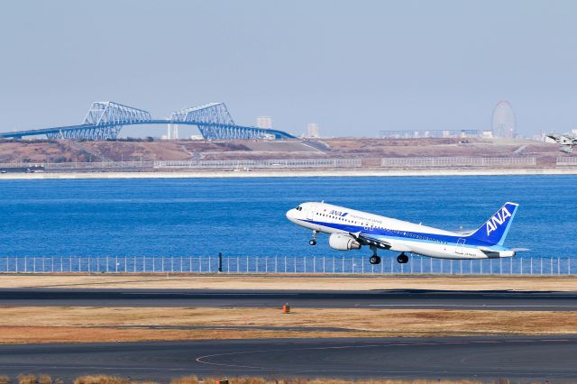 Airbus A320 (JA8400)